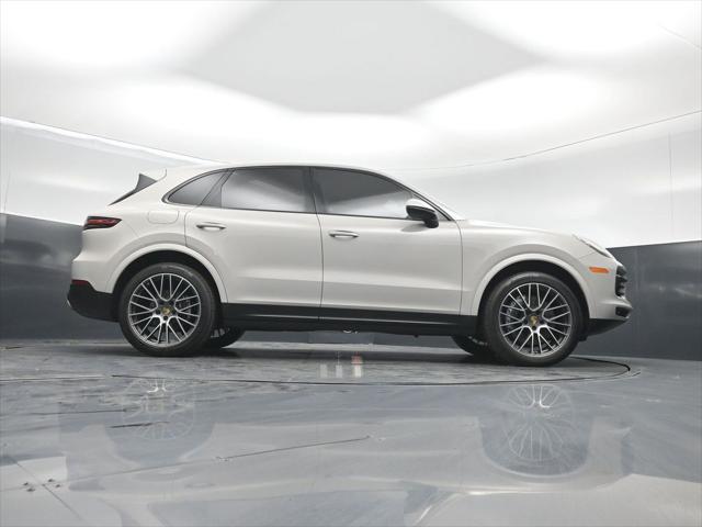 2021 Porsche Cayena Base