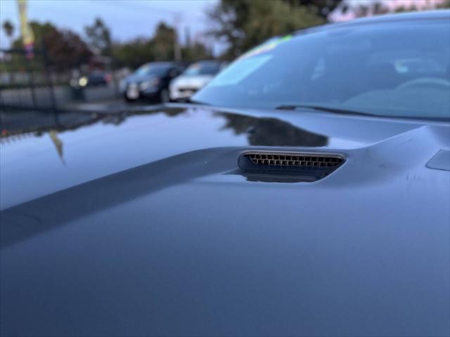 2010 Dodge Challenger SE