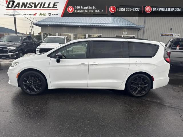 2025 Chrysler Pacifica Limited for sale in Dansville, NY