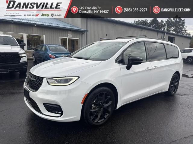 2025 Chrysler Pacifica Limited for sale in Dansville, NY