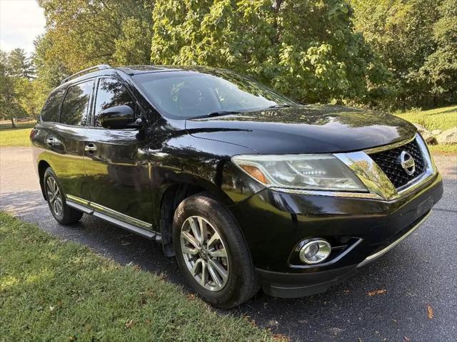 2013 Nissan Pathfinder SL for sale in Bloomington, IN