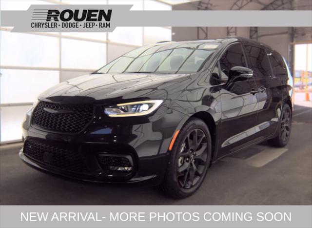 2024 Chrysler Pacifica Limited for sale in Woodville, OH