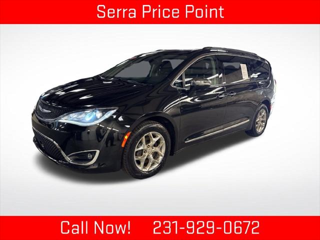 2017 Chrysler Pacifica Limited for sale in TRAVERSE CITY, MI