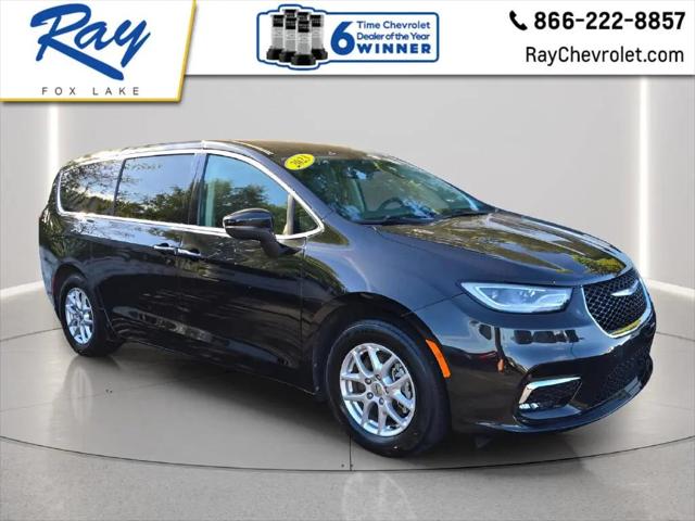 2023 Chrysler Pacifica Touring L for sale in Fox Lake, IL