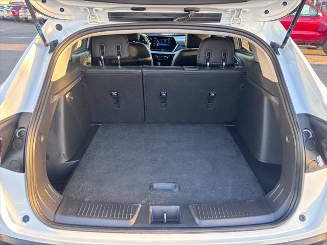 2025 Chevrolet Trax FWD LT