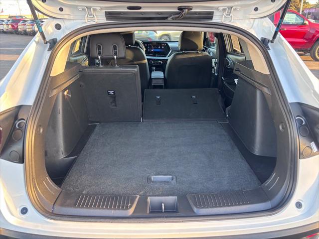 2025 Chevrolet Trax FWD LT