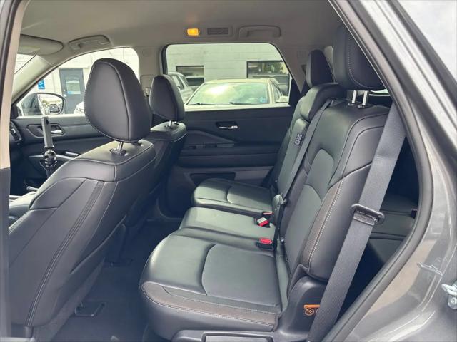 2026 Nissan Pathfinder SL