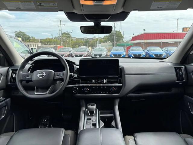 2026 Nissan Pathfinder SL