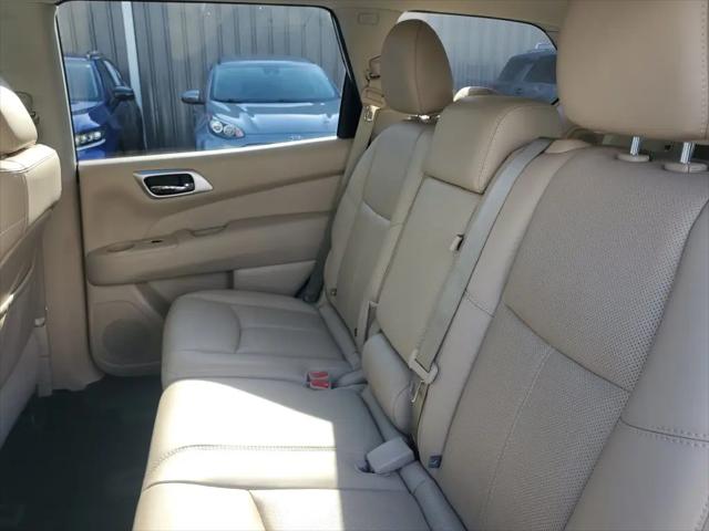 2017 Nissan Pathfinder Platinum
