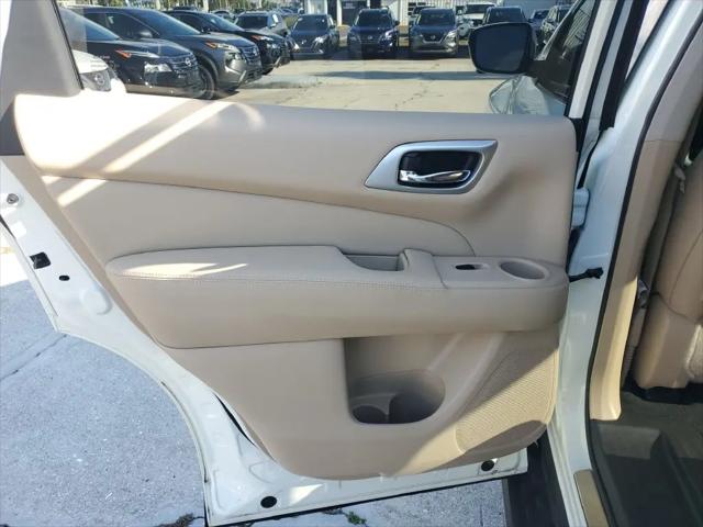 2017 Nissan Pathfinder Platinum
