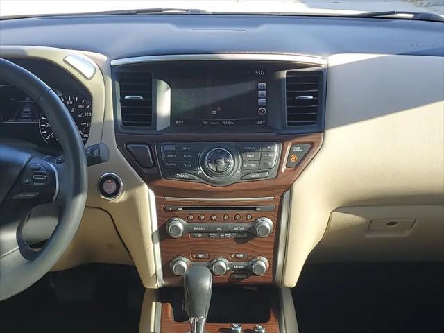 2017 Nissan Pathfinder Platinum