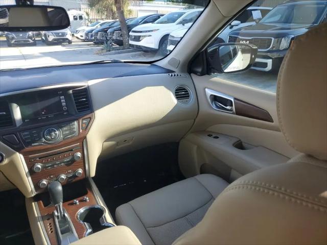 2017 Nissan Pathfinder Platinum