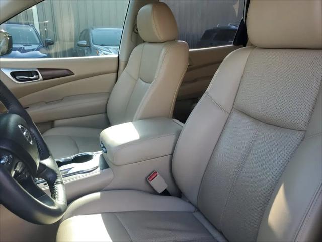 2017 Nissan Pathfinder Platinum