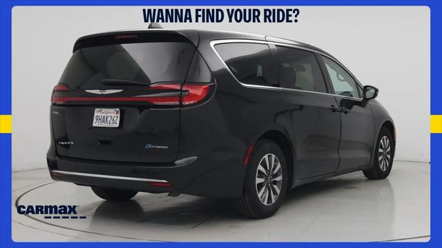 2023 Chrysler Pacifica Hybrid Touring L