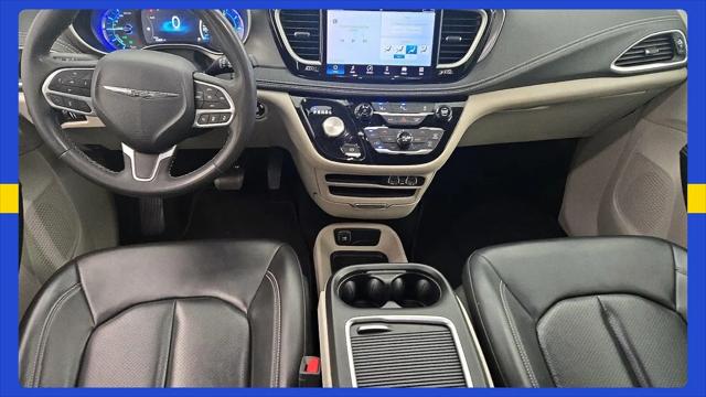 2023 Chrysler Pacifica Hybrid Touring L