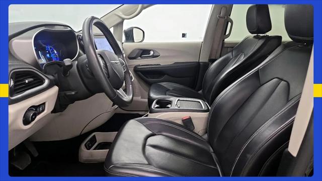 2023 Chrysler Pacifica Hybrid Touring L