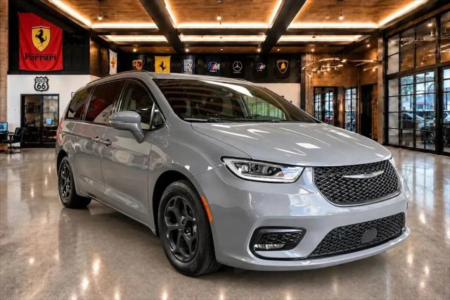 2022 Chrysler Pacifica Hybrid Touring L for sale in Lawndale, CA
