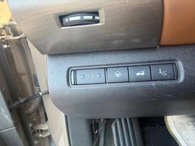 2025 Nissan Pathfinder Platinum 4WD