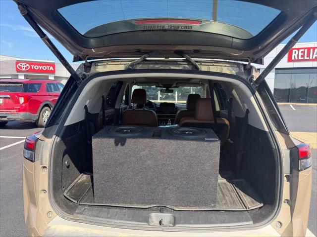 2025 Nissan Pathfinder Platinum 4WD