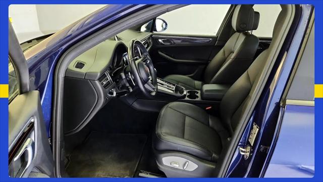 2022 Porsche Macan Macan