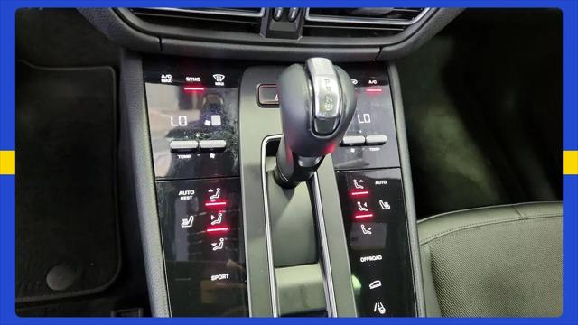 2022 Porsche Macan Macan