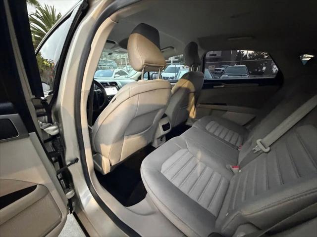 2017 Ford Fusion SE
