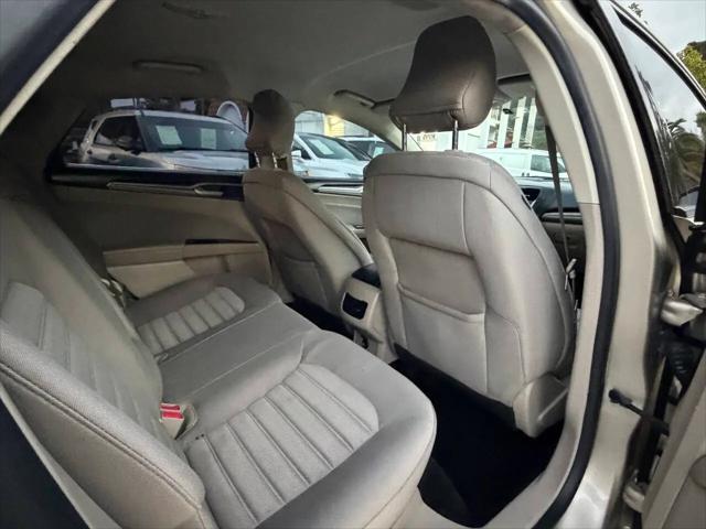 2017 Ford Fusion SE
