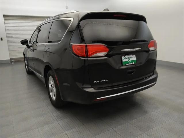 2017 Chrysler Pacifica Touring-L Plus
