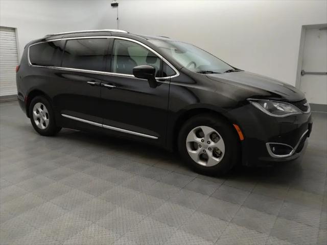 2017 Chrysler Pacifica Touring-L Plus