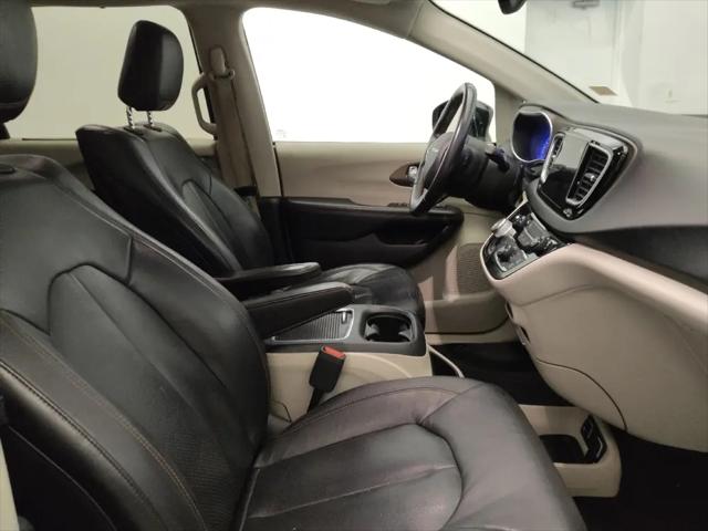 2017 Chrysler Pacifica Touring-L Plus