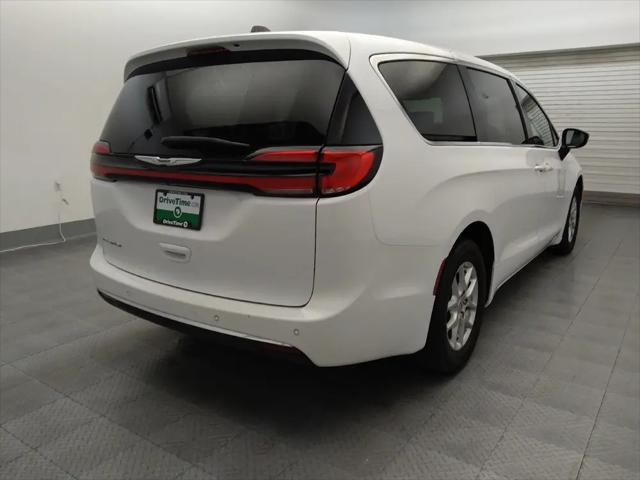 2024 Chrysler Pacifica Touring