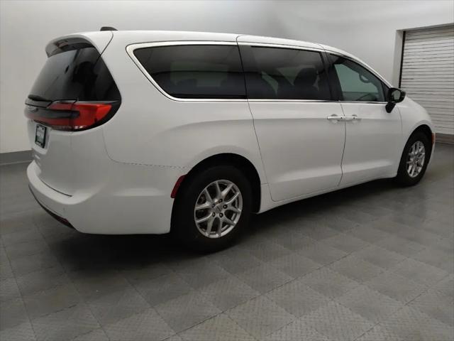 2024 Chrysler Pacifica Touring