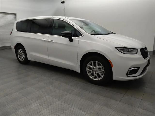 2024 Chrysler Pacifica Touring