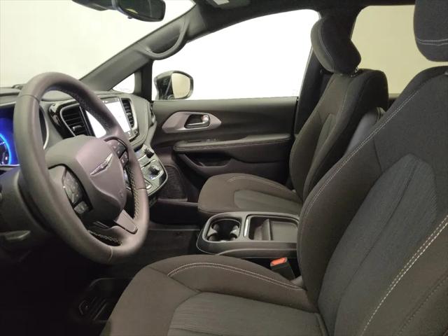 2024 Chrysler Pacifica Touring