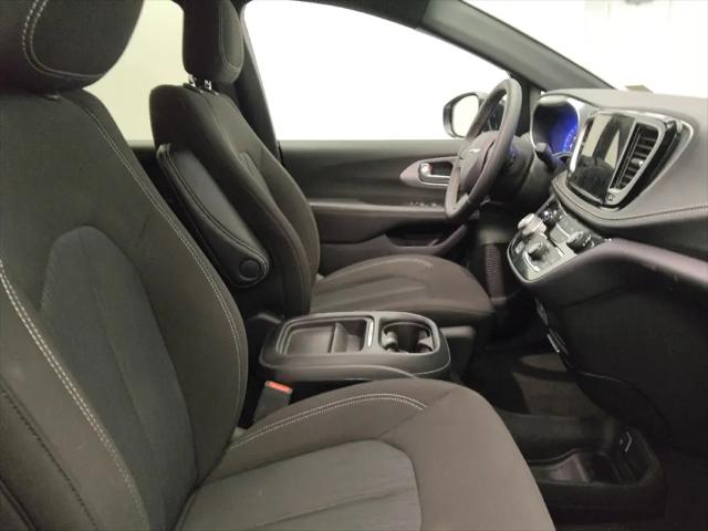 2024 Chrysler Pacifica Touring