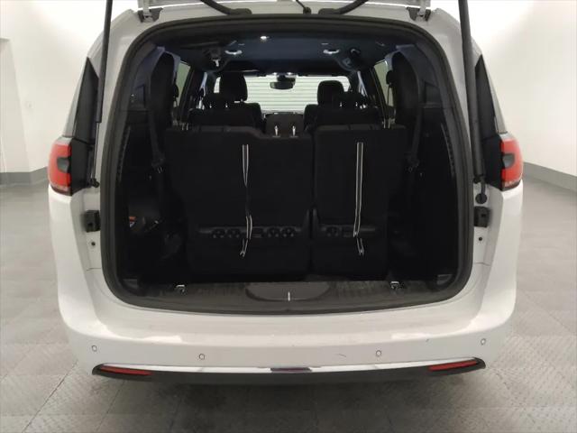 2024 Chrysler Pacifica Touring