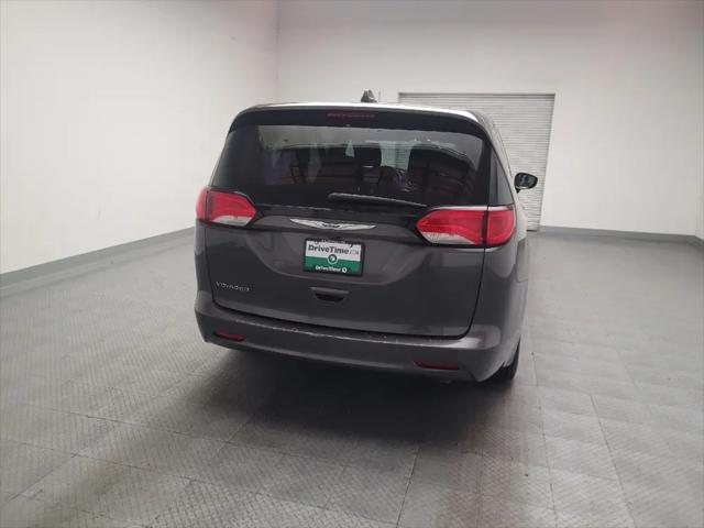 2021 Chrysler Voyager LX