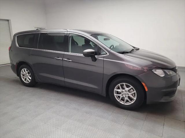 2021 Chrysler Voyager LX