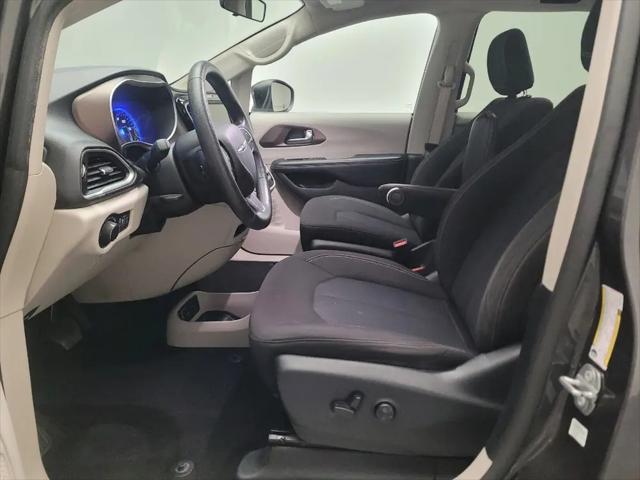 2021 Chrysler Voyager LX