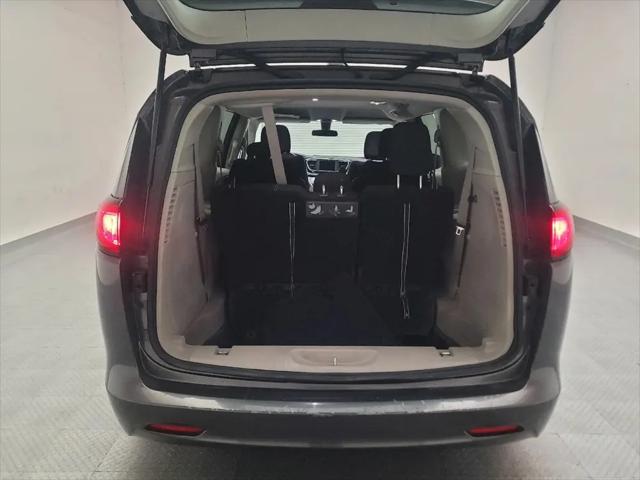 2021 Chrysler Voyager LX