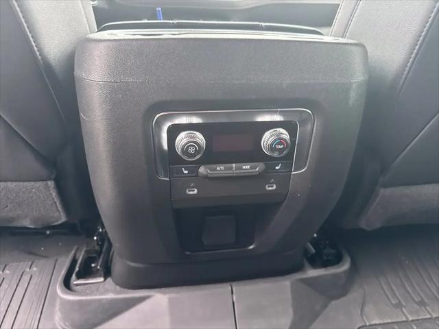 2023 GMC Yukon 4WD SLT