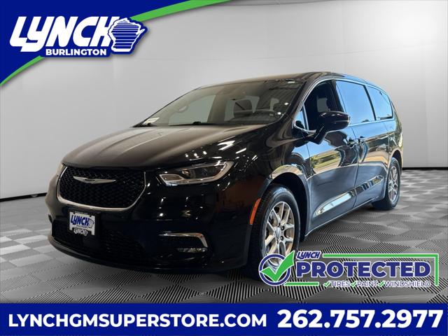 2025 Chrysler Pacifica Select for sale in Mukwonago, WI