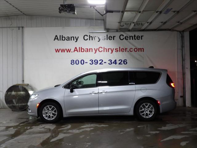 2024 Chrysler Pacifica Touring L for sale in Albany, MN