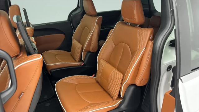 2024 Chrysler Pacifica Pinnacle AWD