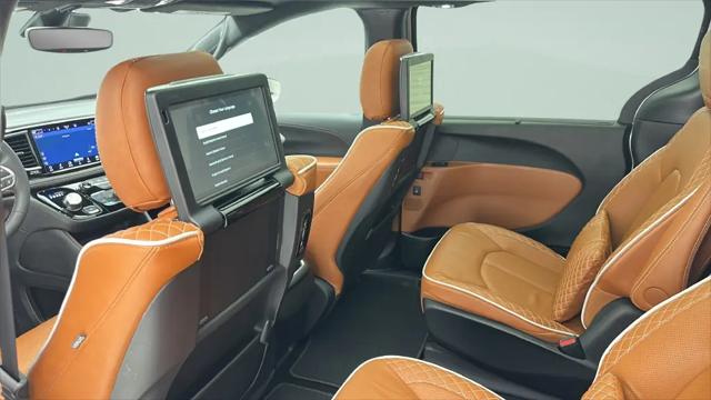 2024 Chrysler Pacifica Pinnacle AWD