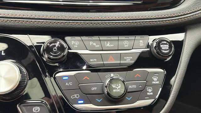 2024 Chrysler Pacifica Pinnacle AWD