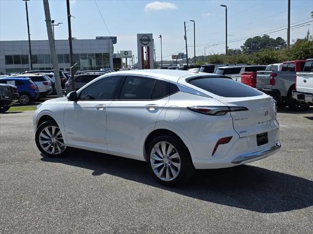 2025 Buick NV Avenir FWD