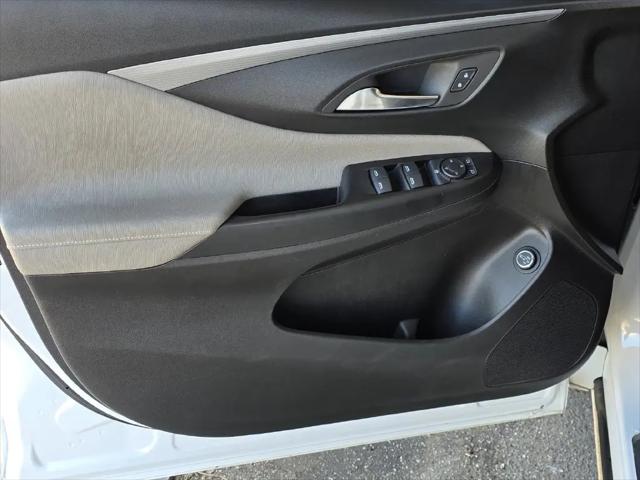 2025 Buick NV Avenir FWD