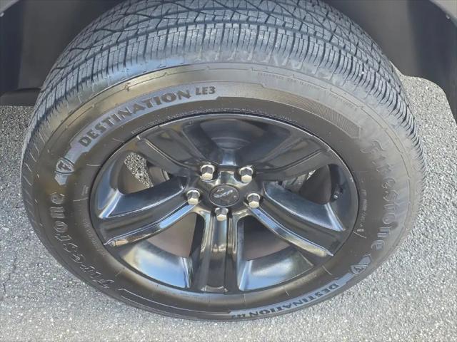 2024 Ram 1500 Classic Warlock Crew Cab 4x2 57 Box