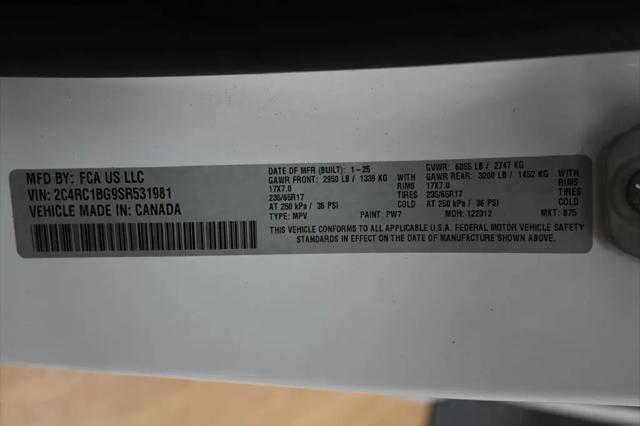 2025 Chrysler Pacifica Select